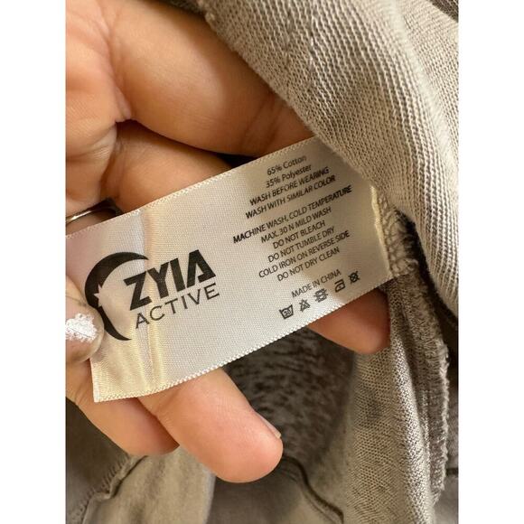 Zyia active lightweight taupe 1/4 sleeve hoodie size medium - Picture 4 of 6
